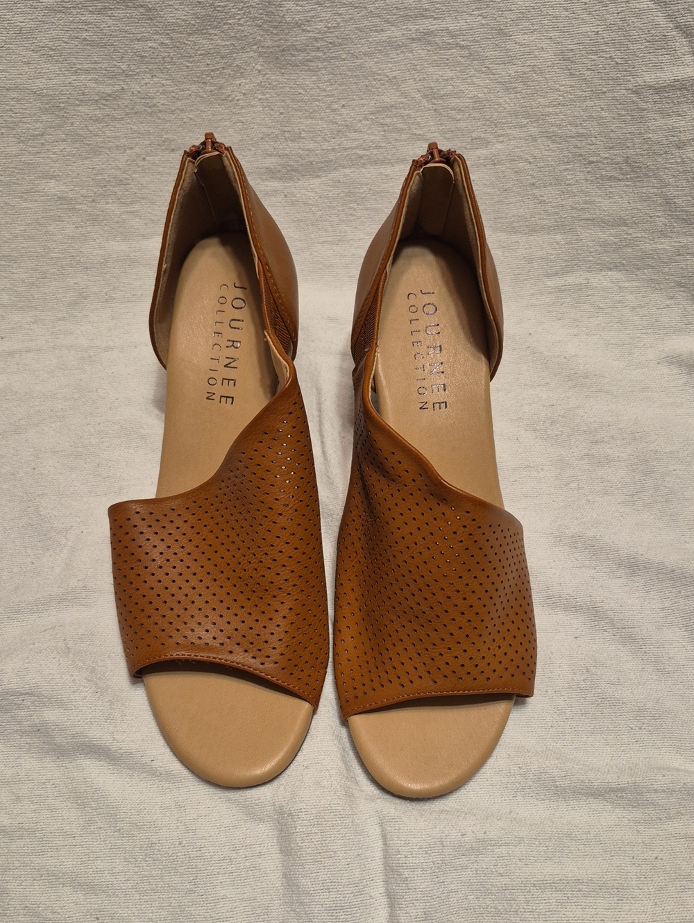 Journee Collection Women's Tan Perforated Back-Zip Slide Sandals